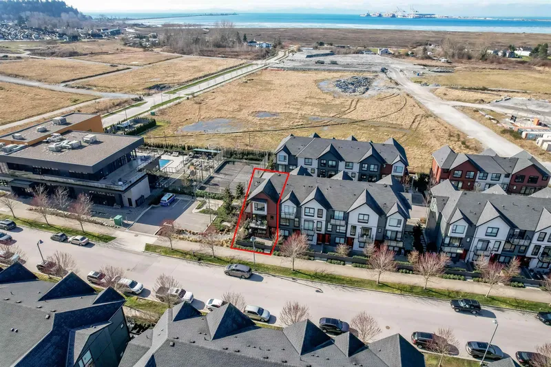 111 4662 HEMLOCK WAY - photo 3 of 25