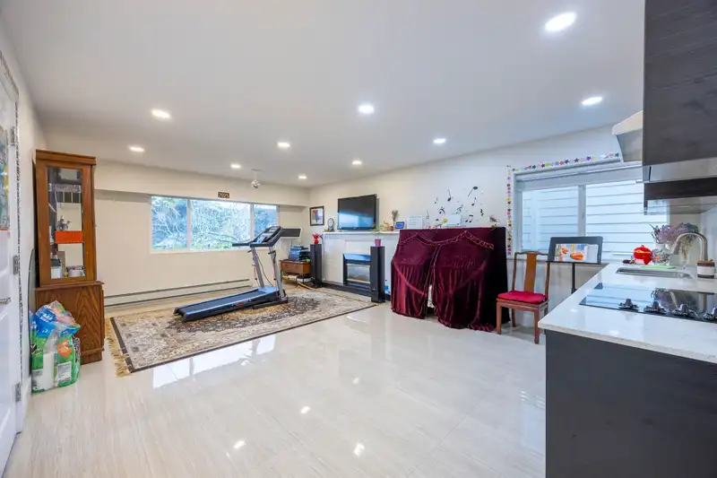 3881 NAPIER STREET - photo 4 of 30