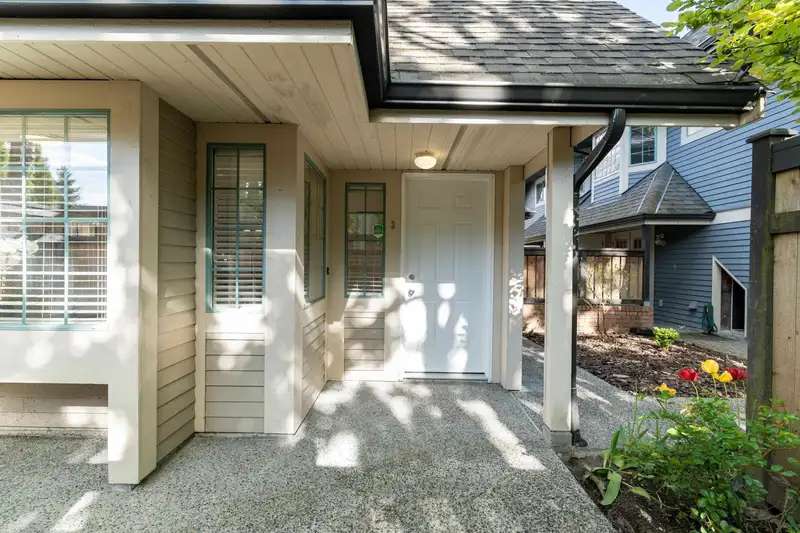 3 355 DUTHIE AVENUE - photo 3 of 34