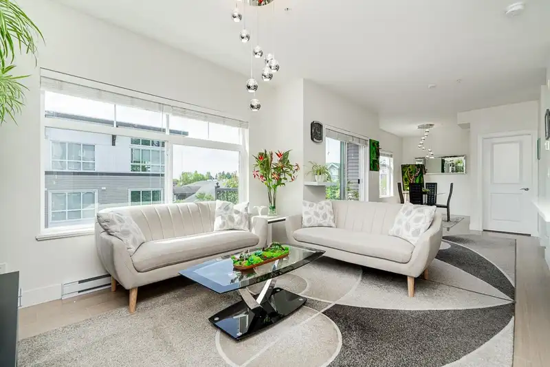 415 6480 195A STREET - photo 2 of 33