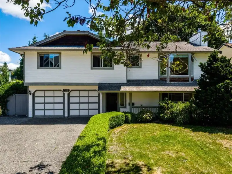 1024 160A STREET - photo 1 of 38