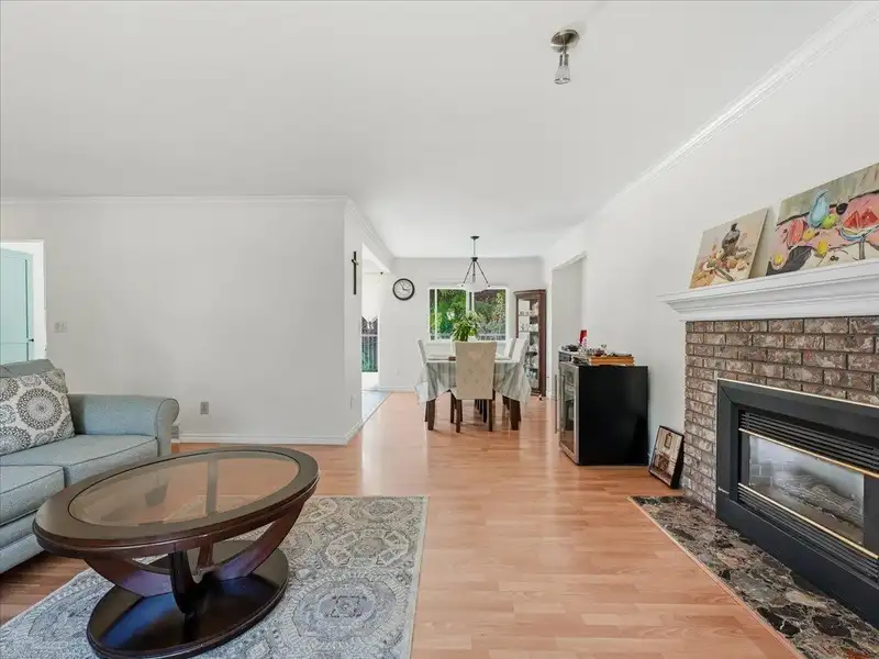 1024 160A STREET - photo 4 of 38