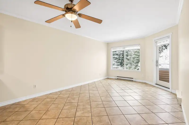 310 450 BROMLEY STREET - photo 4 of 37