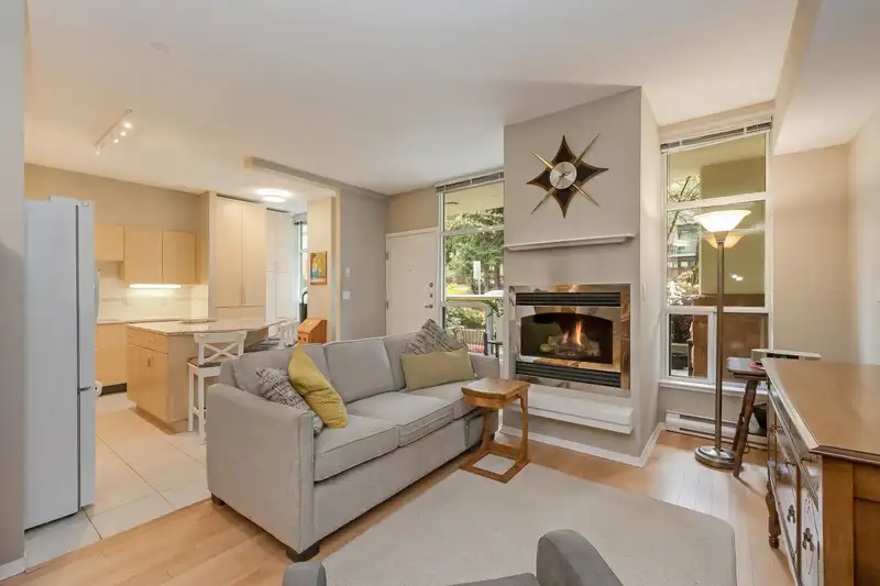 103 1148 HEFFLEY CRESCENT - photo 4 of 20