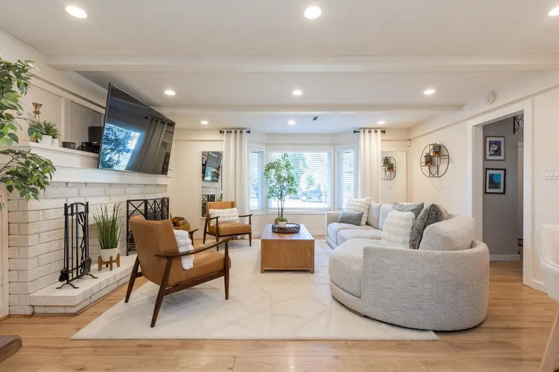 4638 198C STREET - photo 3 of 25