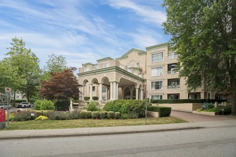 418 2995 PRINCESS CRESCENT - photo 1 of 36