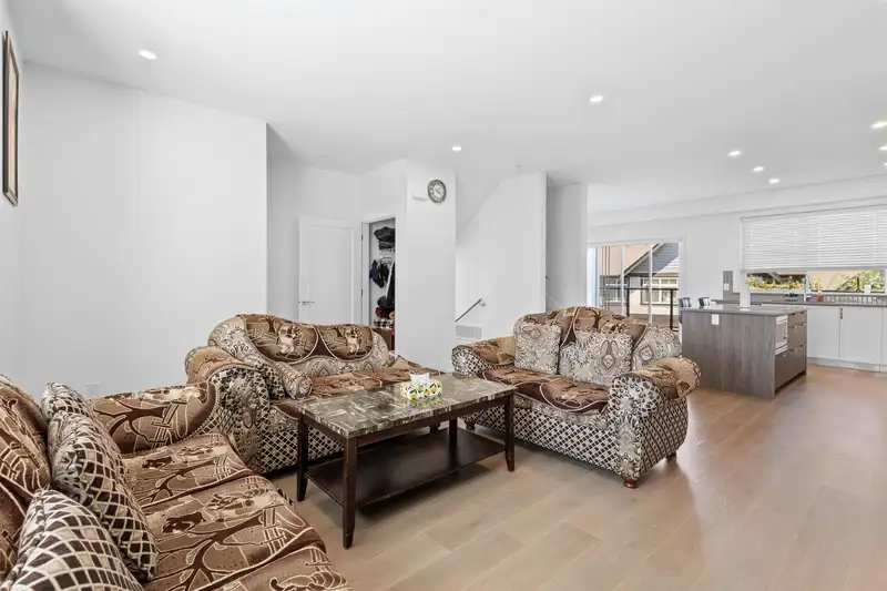 1 14355 62 AVENUE - photo 3 of 30