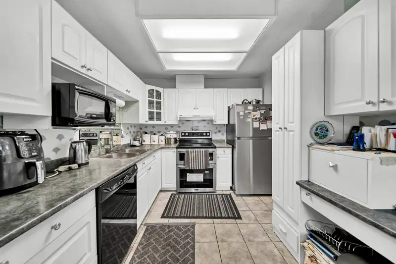 13345 70B AVENUE - photo 4 of 25