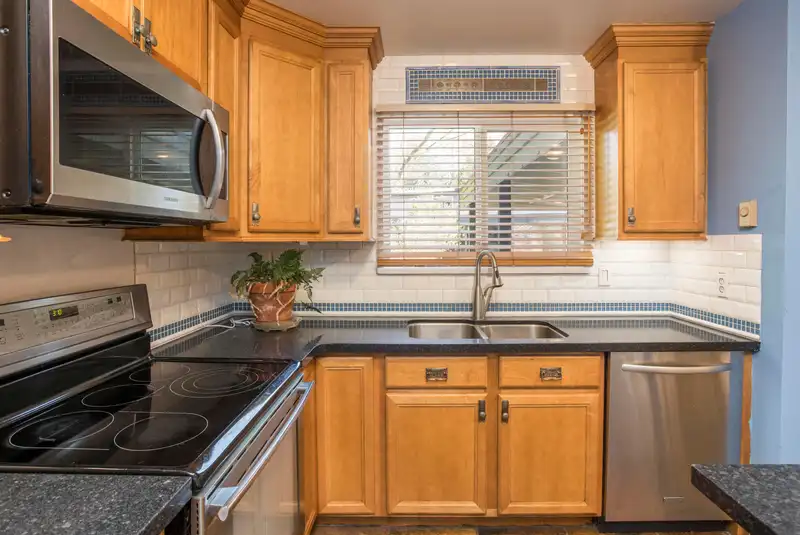 1 12101 SCHMIDT CRESCENT - photo 1 of 31