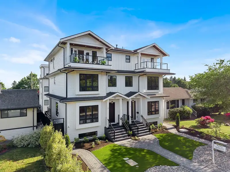 2 3786 PETER STREET - photo 1 of 36