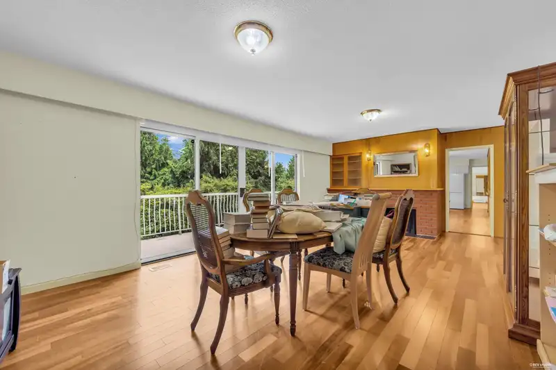 568 ST. GILES ROAD - photo 3 of 36