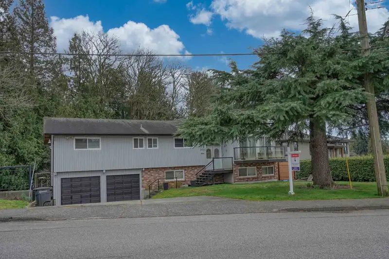 2030 JORDAN DRIVE - photo 1 of 40