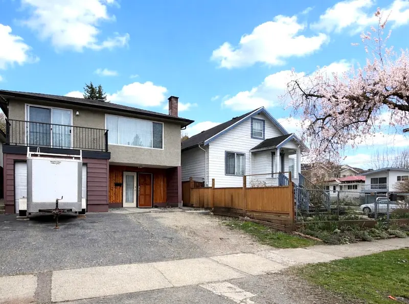 4882 MOSS STREET - photo 2 of 14