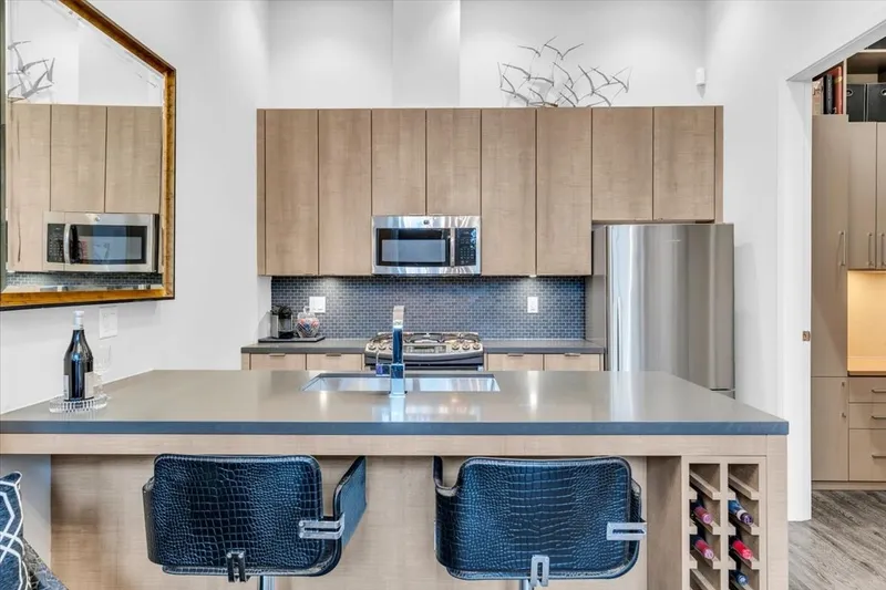 1762 ONTARIO STREET - photo 4 of 25