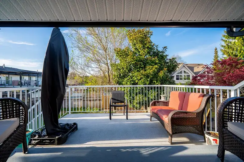 2283 WILLOUGHBY COURT - photo 2 of 35