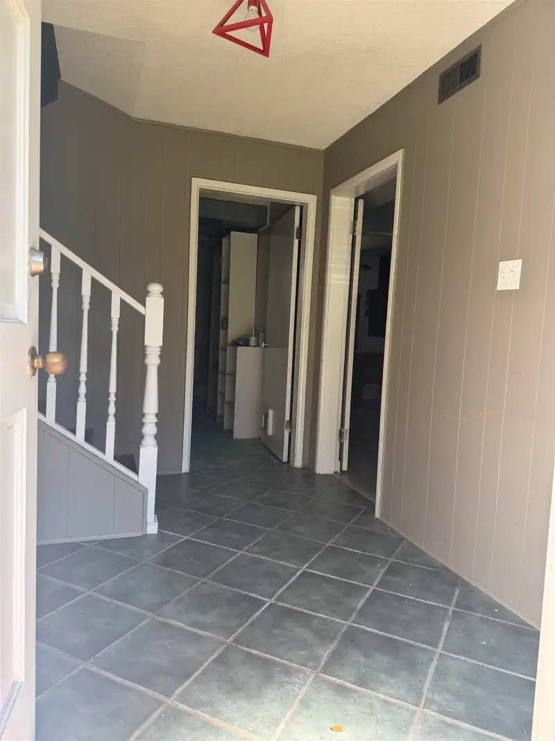 3571 ROSAMOND AVENUE - photo 3 of 11