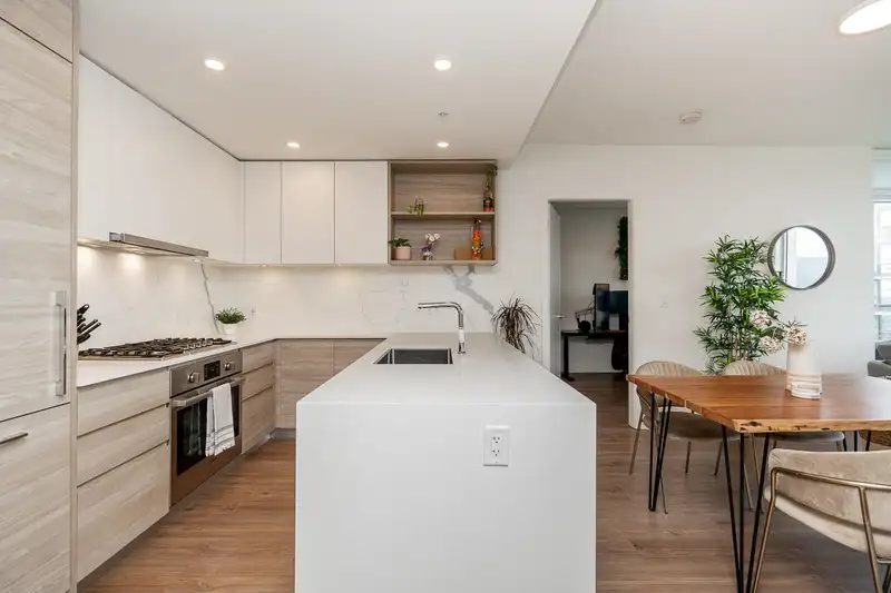 1806 595 AUSTIN AVENUE - photo 3 of 40