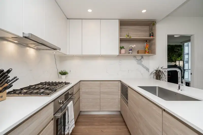 1806 595 AUSTIN AVENUE - photo 4 of 40
