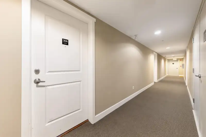 306 2008 BAYSWATER STREET - photo 4 of 25