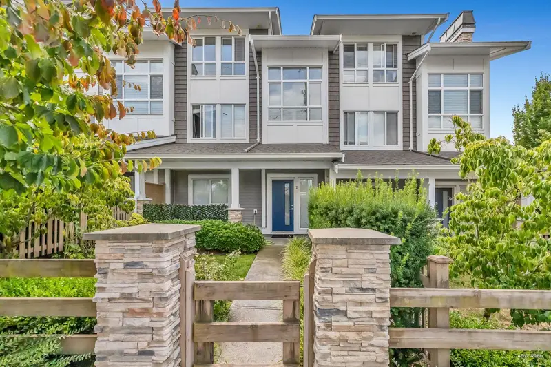 2 24108 104 AVENUE - photo 2 of 25