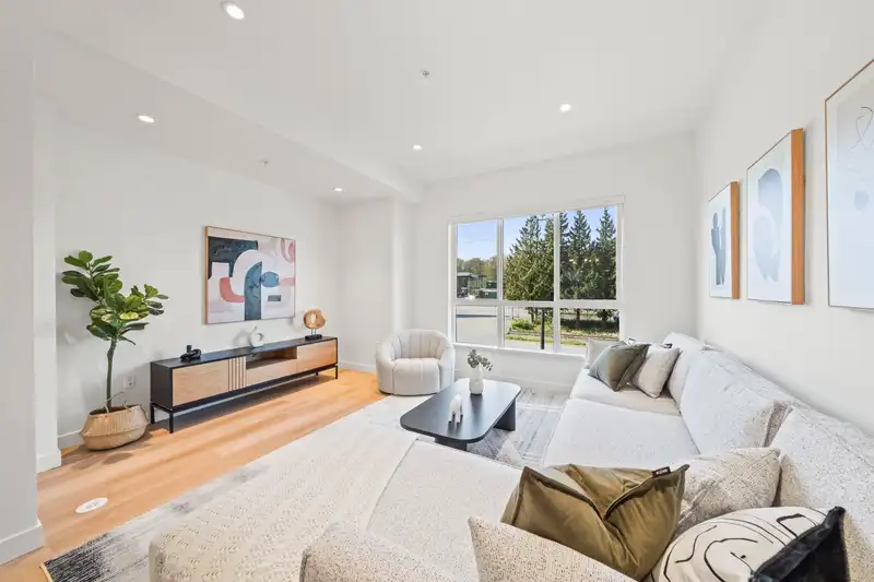 144 388 DUNCAN STREET - photo 2 of 32