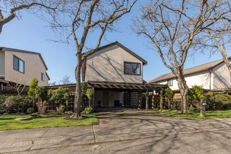 53 11291 7TH AVENUE - photo 1 of 25