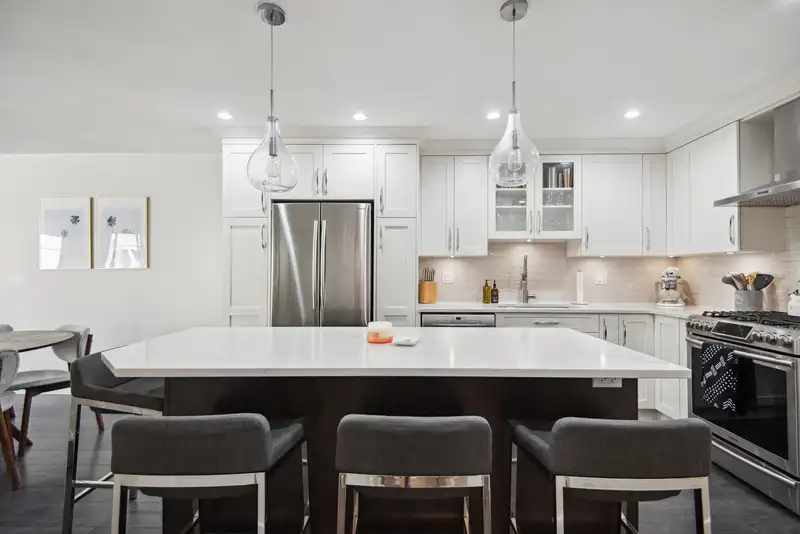 228 801 KLAHANIE DRIVE - photo 4 of 40
