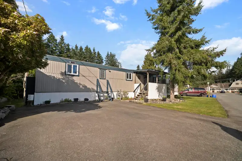 3 3031 200 STREET - photo 2 of 23