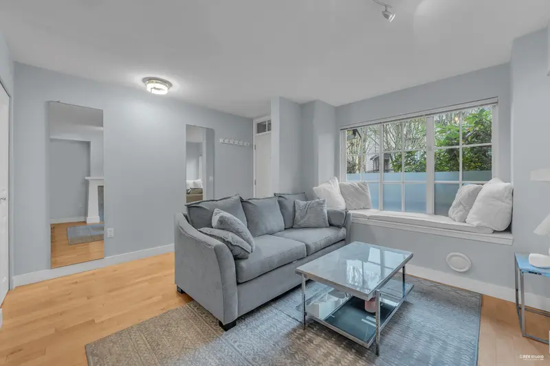 156 3288 NOEL DRIVE - photo 2 of 25