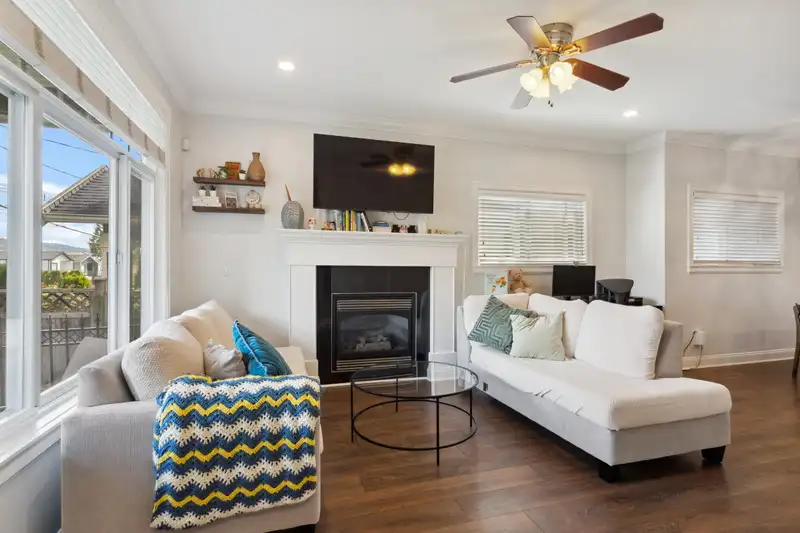 5668 HARDWICK STREET - photo 3 of 20