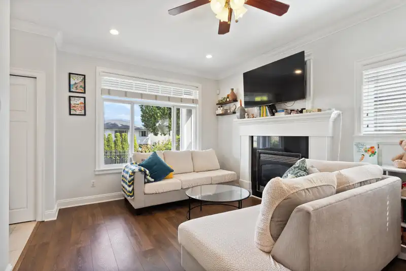 5668 HARDWICK STREET - photo 4 of 20