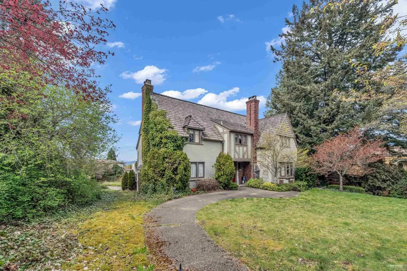 1529 WESTERN CRESCENT - photo 4 of 22