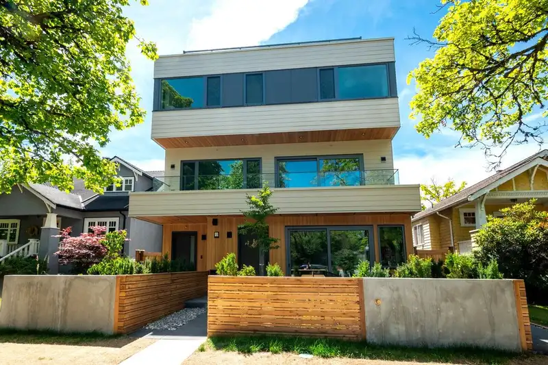 1 3120 W 11TH AVENUE - photo 1 of 38