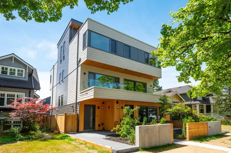 1 3120 W 11TH AVENUE - photo 2 of 38