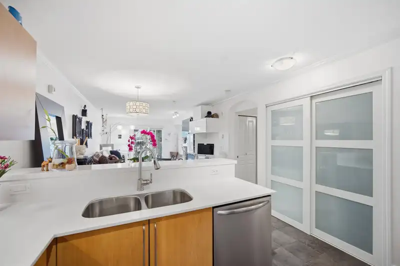154 1100 E 29TH STREET - photo 3 of 22