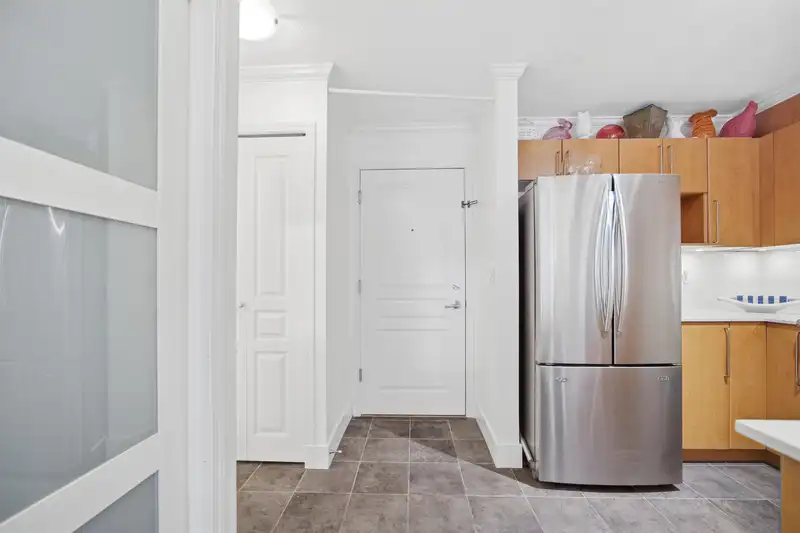 154 1100 E 29TH STREET - photo 4 of 22