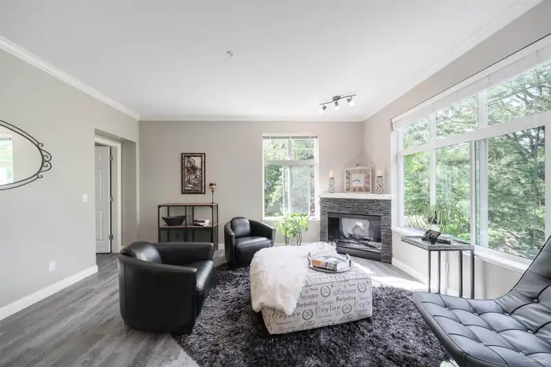 202 15323 17A AVENUE - photo 3 of 25