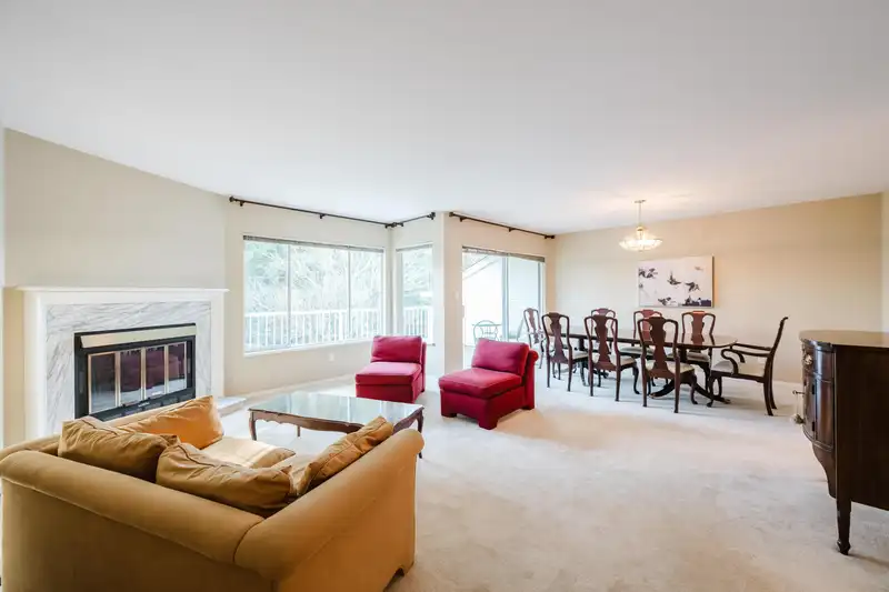 69 3054 TRAFALGAR STREET - photo 4 of 40