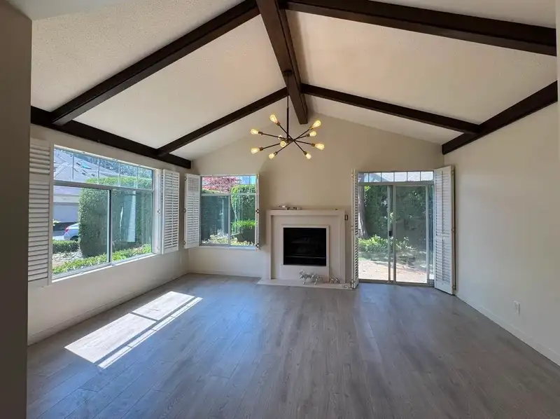 72 5531 CORNWALL DRIVE - photo 4 of 12