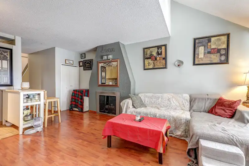 26 17702 60 AVENUE - photo 4 of 26