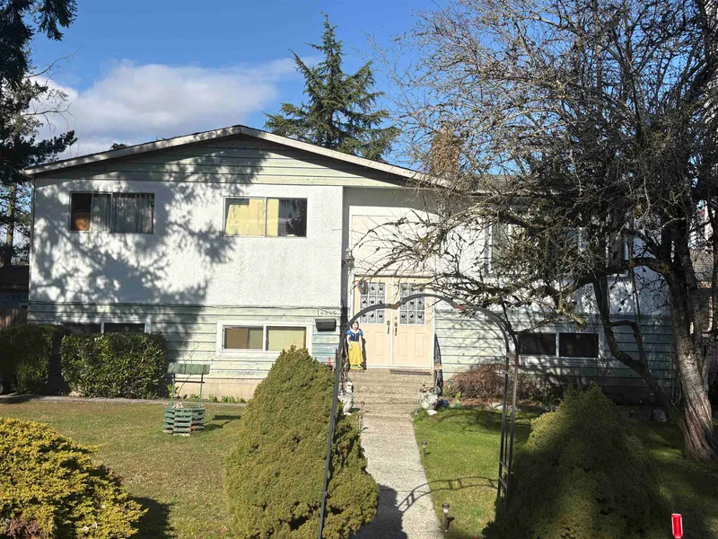 14845 103 AVENUE - photo 2 of 25