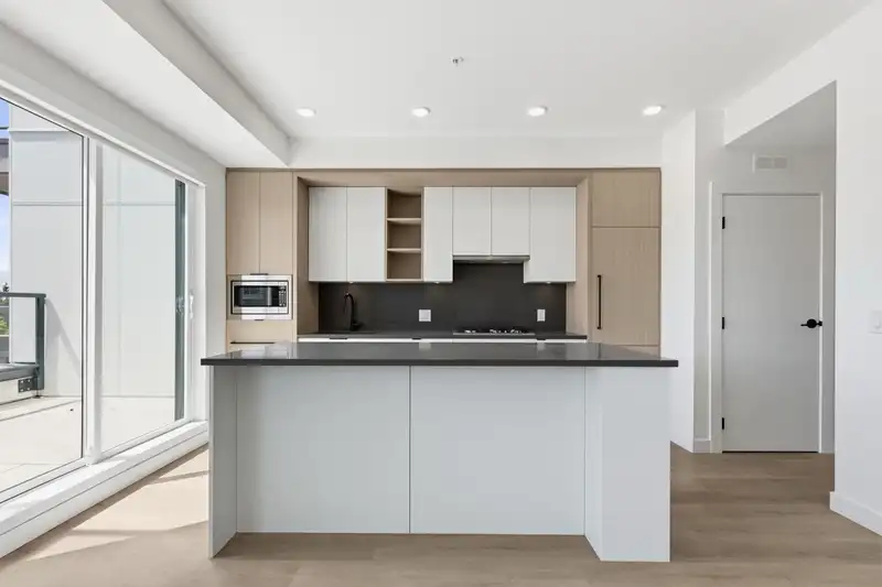 501 2268 E BROADWAY - photo 4 of 16