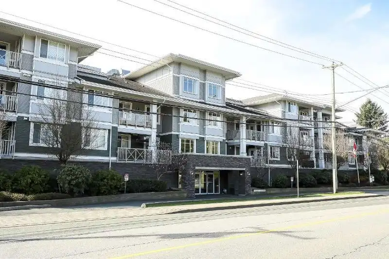 315 46262 FIRST AVENUE - photo 1 of 32