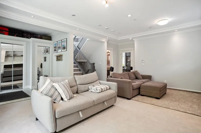 5187 SHERBROOKE STREET - photo 4 of 25