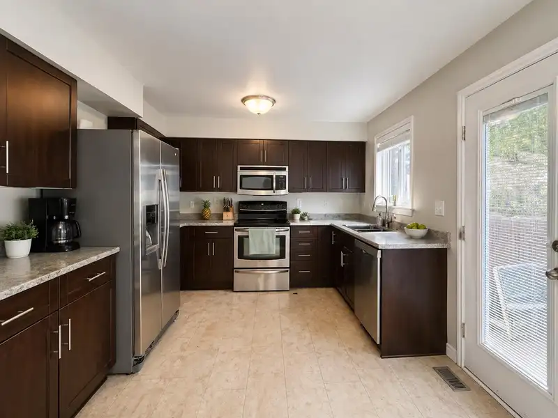 7133 114A STREET - photo 3 of 10