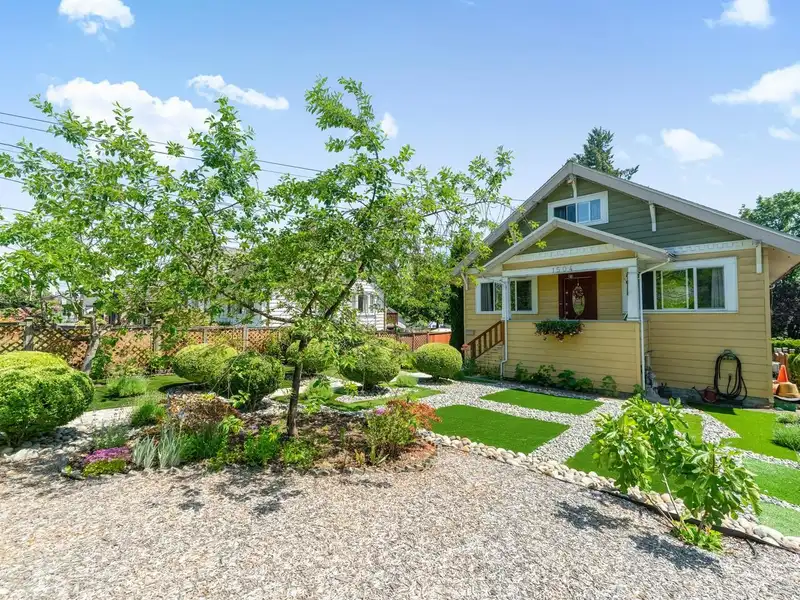 1504 EIGHTH AVENUE - photo 2 of 26