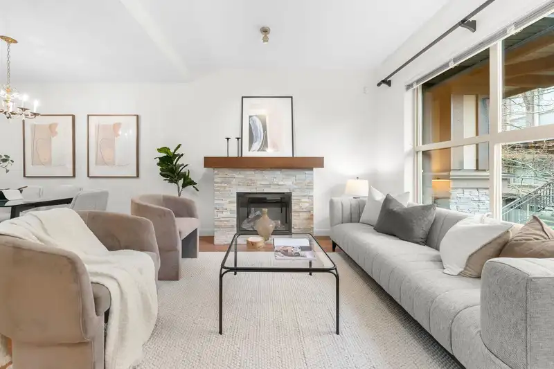 4 307 E 15TH STREET - photo 1 of 26