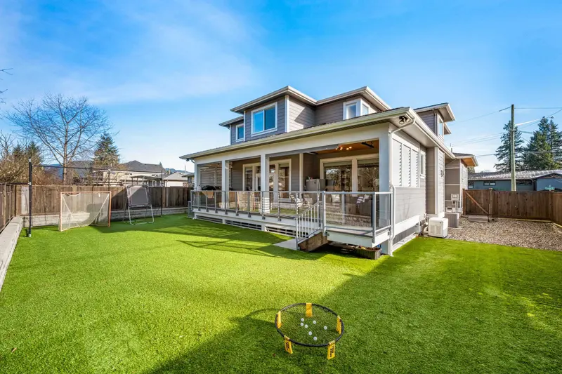 814 LEVIS STREET - photo 2 of 25