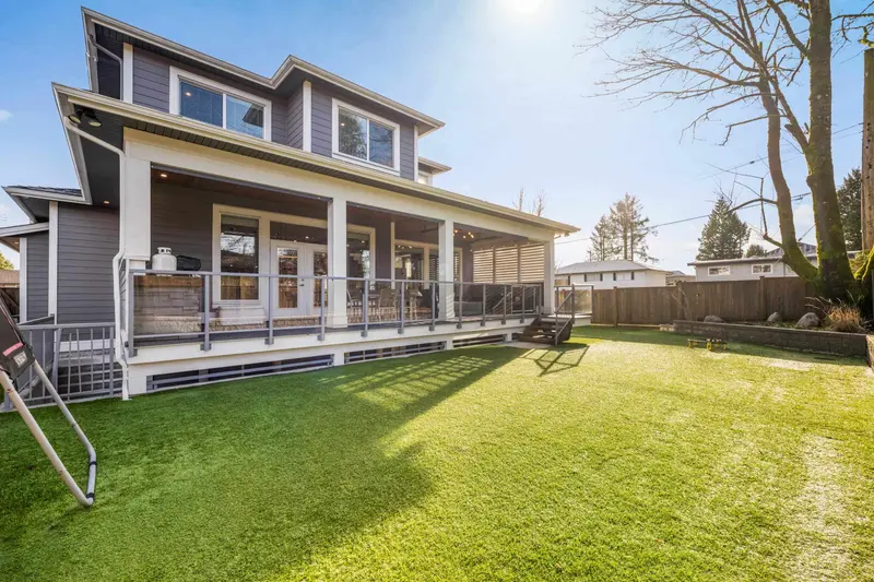 814 LEVIS STREET - photo 3 of 25