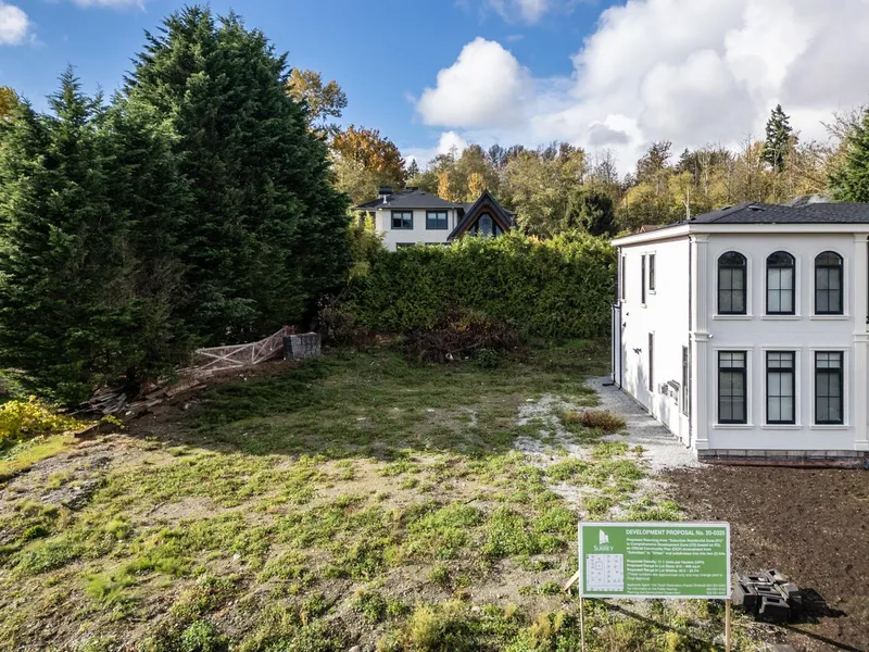 LT.2 9269 163 STREET - photo 3 of 17